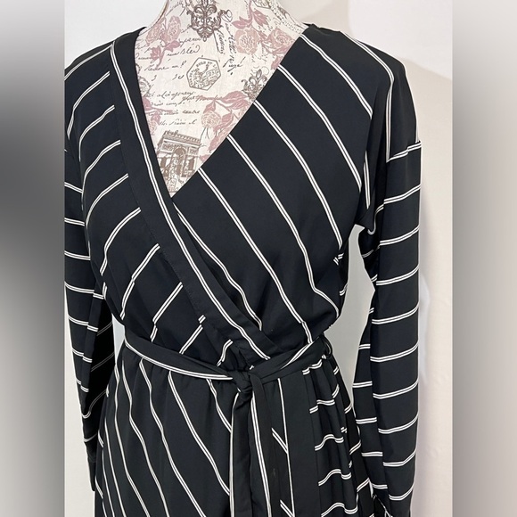Black and white stripe BAR III wrap dress size XS. - Picture 3 of 14